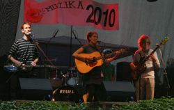 Eliška Ptáčková a Acoustic sound | foto: Káča Eliška Ptáčková a Acoustic sound