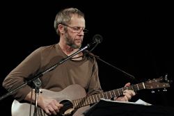 Jiří Smrž při křtu CD v Brně