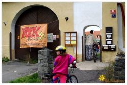 Vítejte na Toulcově dvoře; foto: Vítek Školník Urban © | Vítejte na Toulcově dvoře; foto: Vítek Školník Urban ©