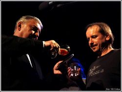 Své nejaktuálnější CD tam nedávno pokřtil Vlasta Redl | foto: Školník Své nejaktuálnější CD tam nedávno pokřtil Vlasta Redl