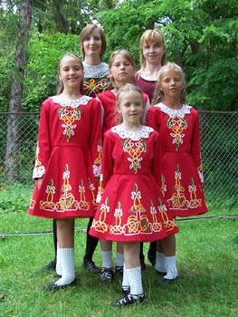 Fotografii E.A. Fňuka bohužel zatím nemáme k dispozici, otiskujeme tedy prozatím alespoň foto jeho šesti dcer.