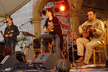 Karolína Skalníková, Martina Trchová a Jan-Matěj Rak v Telči - foto archiv FOLKtime